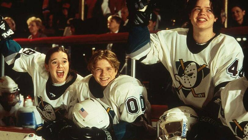 Szene aus dem Originalfilm "Mighty Ducks - Das Superteam" aus dem Jahr 1992 Szene aus dem Originalfilm "Mighty Ducks - Das Superteam" aus dem Jahr 1992