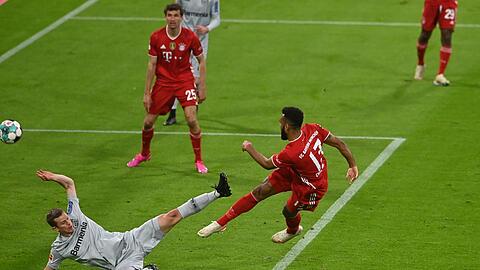 Das dritte Spiel in Folge, in dem Eric Maxim Choupo-Moting ein Tor erzielt: Der Bayern-Stürmer trifft gegen Leverkusen zum 1:0.