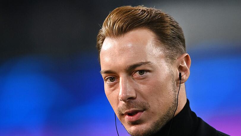 Salzburgs Trainer Matthias Jaissle spricht beim Interview vor dem Spiel.