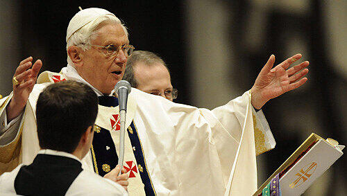 Der Papst als Fan des Internets. Der Papst als Fan des Internets.