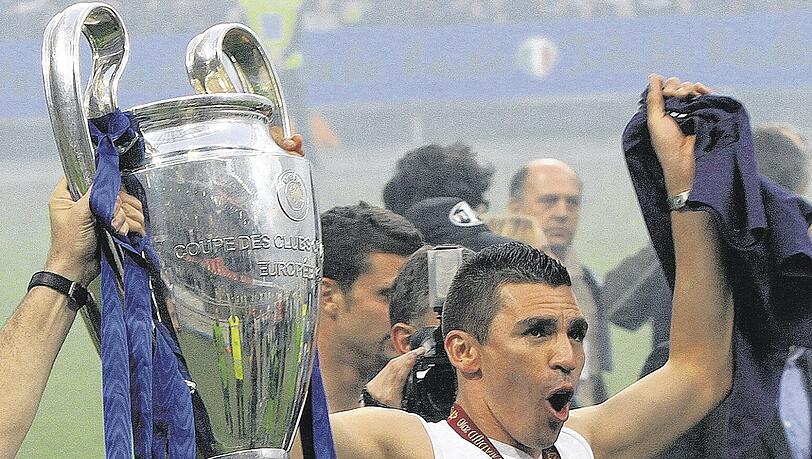 Letztes Jahr hatte Lucio das Glück, den Champions-League-Pokal stemmen zu dürfen. 2011 wollen die Bayern dran sein. Letztes Jahr hatte Lucio das Glück, den Champions-League-Pokal stemmen zu dürfen. 2011 wollen die Bayern dran sein.