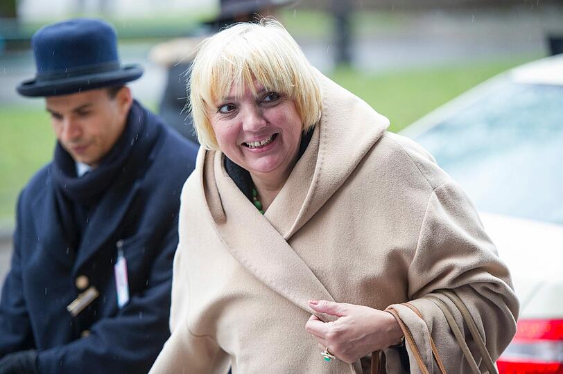 Sie will natürlich auch nicht fehlen: Claudia Roth von den Grünen.