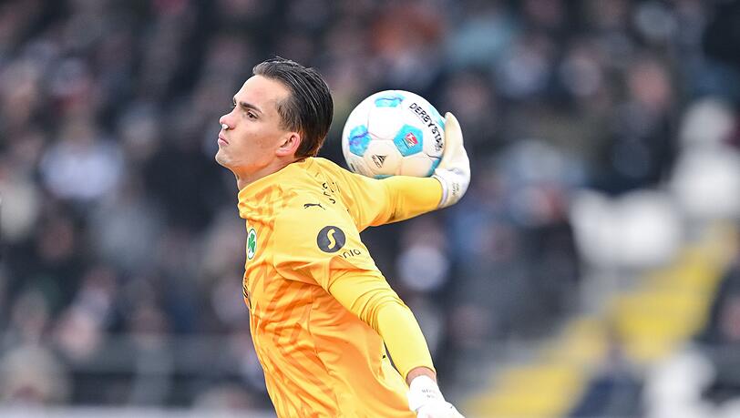 Ist für das Gastspiel in Düsseldorf fraglich: Fürth-Torhüter Nahuel Noll.