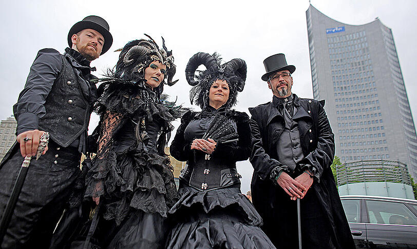 Die schrägsten Kostüme & irrsten Gestalten vom Wave-Gotik-Treffen 2016 in Leipzig