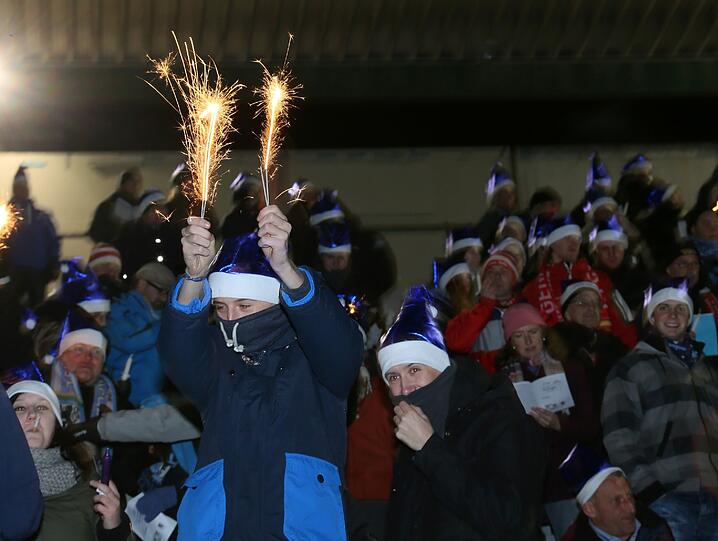 Adventssingen des TSV 1860 München im Grünwalder Stadion