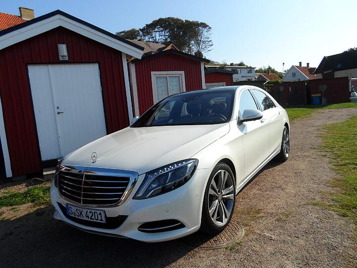 Der Mercedes S 500 Plug-in-Hybrid: Nur die Aufschrift am Heck und die zusätzliche Klappe in der hinteren Stoßstange weisen auf die zusätzliche Kraftquelle in Form eines dicken Akkus im Kofferraum hin.