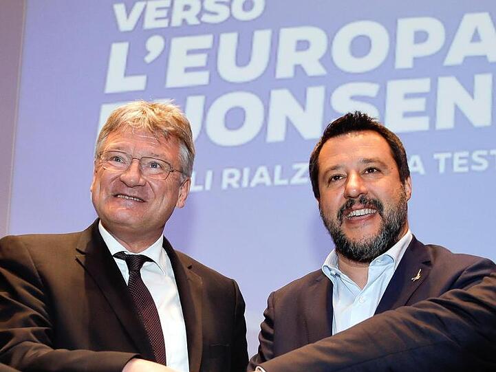 Jörg Meuthen (l) und Matteo Salvini bei ihrer Pressekonferenz in Mailand.