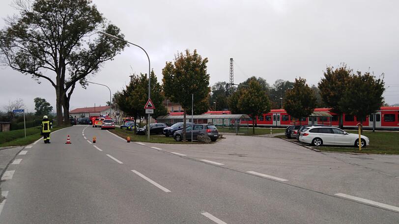 Tragischer Unfall an einem Bahnhof bei Landshut.