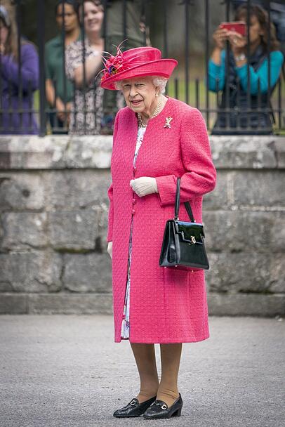 Die Queen zeigte sich oft in sehr farbenfrohen Mantelkleidern.