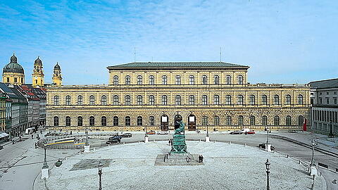 Die Münchner Residenz vor Beginn der Bauarbeiten.