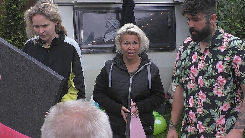 Bei der täglichen Herausforderung ist Teamgeist gefragt. Ob die "Promi Big Brother"-Kandidaten diesen besitzen? Bei der täglichen Herausforderung ist Teamgeist gefragt. Ob die "Promi Big Brother"-Kandidaten diesen besitzen?