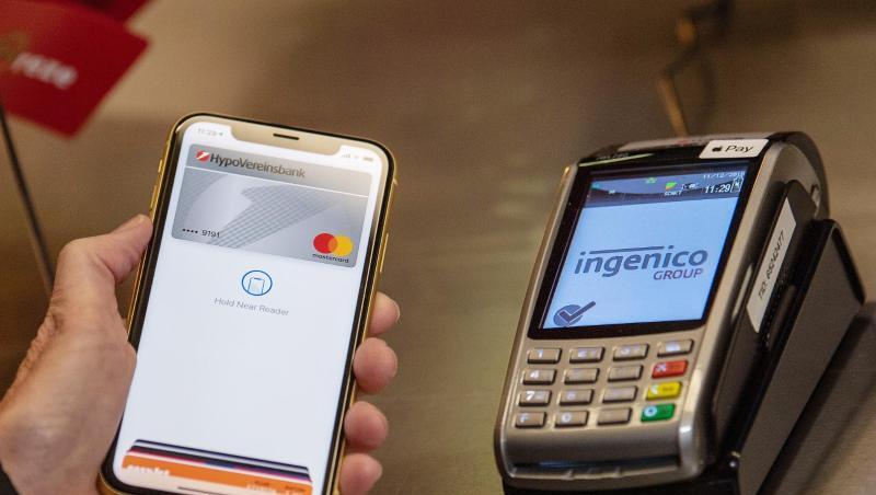 Kontaktloses Bezahlen mit Apple Pay unterstützen jetzt auch Deutschlands Volksbanken. Kontaktloses Bezahlen mit Apple Pay unterstützen jetzt auch Deutschlands Volksbanken.