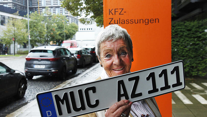 Inga H. aus Sendling sagt: "Na wunderbar. Mit MUC erkennt man künftig München auf der ganzen Welt wieder, wegen des Flughafenkürzels." Inga H. aus Sendling sagt: "Na wunderbar. Mit MUC erkennt man künftig München auf der ganzen Welt wieder, wegen des Flughafenkürzels."