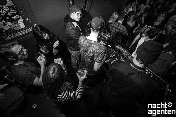 Die besten Party-Bilder vom Samstag. Hier im Crux.