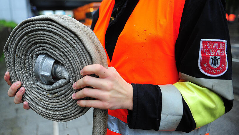 Die Feuerwehr konnte den Bewohner retten. (Archivbild) Die Feuerwehr konnte den Bewohner retten. (Archivbild)