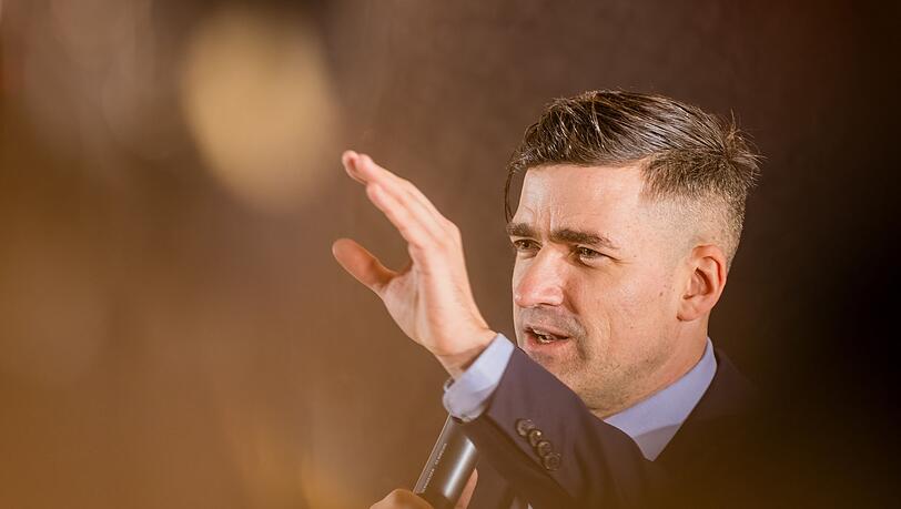 Martin Sellner gilt als Vordenker und Leitfigur der Identit&auml;ren Bewegung. (Archivbild)
