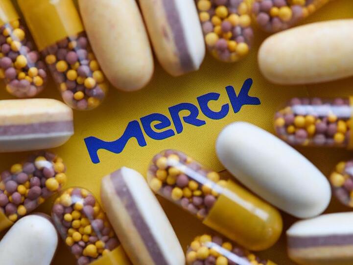 Die Kooperation mit dem Tencent-Konzern, der unter anderem mit sozialen Netzwerken, Online-Werbung und Chat-Diensten Geld verdient, ist nicht die erste Allianz von Merck in China.