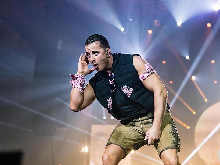 Andreas Gabalier singt in der Olympiahalle im Rahmen des Tourauftaktes. Foto: Expa/Stefan Adelsberger/APA/Archiv