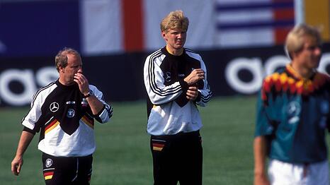 Bundestrainer Berti Vogts (li.) und Stefan Effenberg.
