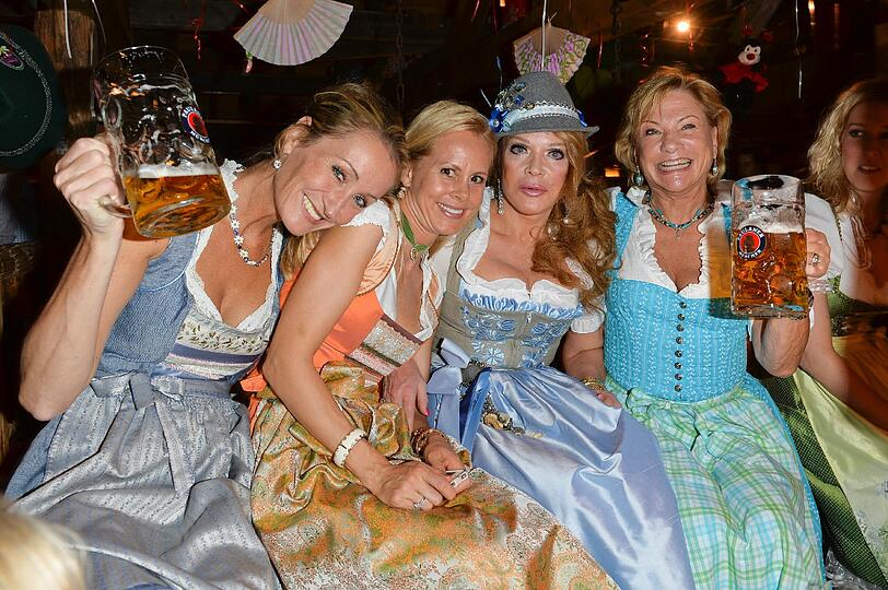 Renata Kochta, Nadja Anna Fürstin zu Schaumburg-Lippe, Ulrike Hübner und Angela Wepper.