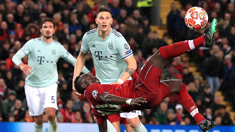 NIKLAS SÜLE, NOTE 3: Warf sich mit seinem wuchtigen Körper in einen Keita-Knaller, der Ball prallte an Bein und Arm des Verteidigers (33.) ab. Logisch: kein Elfmeter. Insgesamt solide gegen Liverpools Powersturm.