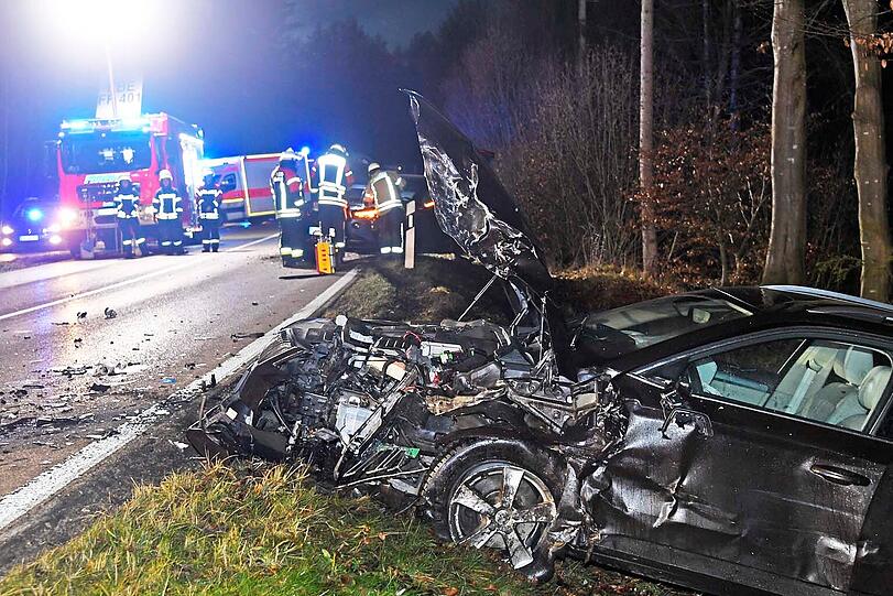 Am 27.12. kam es auf der Verbindungsstraße zwischen Ebersberg und Forstinning zu einem Verkehrsunfall mit sieben Verletzen.