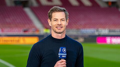 Alex Schl&uuml;ter ist seit 2025 Teil des "Sportschau"-Moderationsteams.