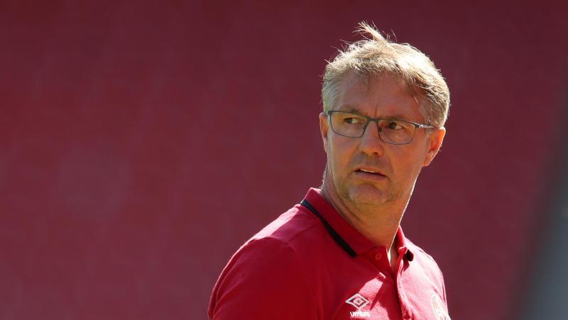 Der Nürnberger Trainer Damir Canadi reagiert auf den Spielverlauf. Foto: Daniel Karmann/Archivbild Der Nürnberger Trainer Damir Canadi reagiert auf den Spielverlauf. Foto: Daniel Karmann/Archivbild