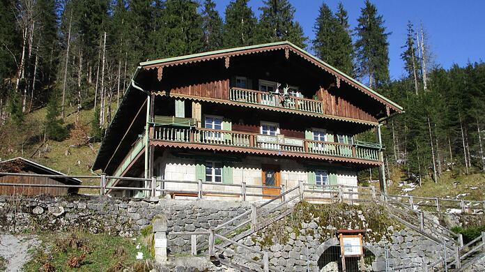 Die Bayerischen Staatsforsten wollen das historische Forsthaus Valepp als Gaststätte wiederbeleben.