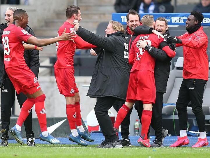 Kölner Party nach dem 5:0-Erfolg bei Hertha BSC.