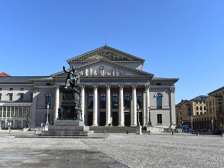Blick auf die Bayerische Staatsoper. Foto: Felix Hörhager/dpa/Archivbild