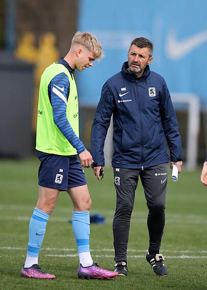 Option von Trainer Köllner (r.): Talent Morgalla. Option von Trainer Köllner (r.): Talent Morgalla.