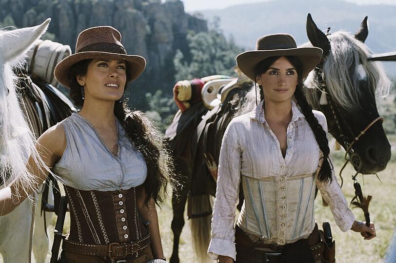 Ein gelungener Western-Spaß aus der Feder von Kult-Regisseur Luc Besson: In "Bandidas" (2006) spielten Salma Hayek (links) und Penélope Cruz zwei Bankräuberinnen. Ein gelungener Western-Spaß aus der Feder von Kult-Regisseur Luc Besson: In "Bandidas" (2006) spielten Salma Hayek (links) und Penélope Cruz zwei Bankräuberinnen.