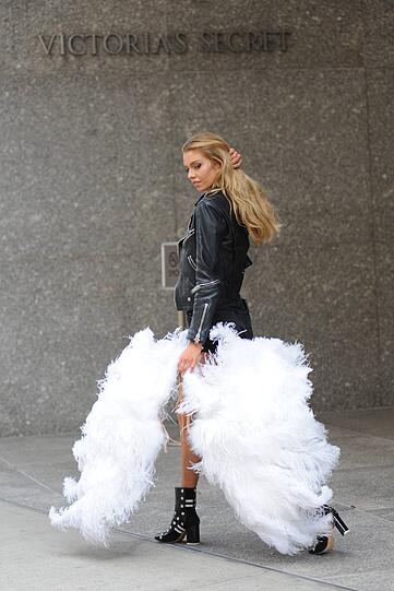 Stella Maxwell