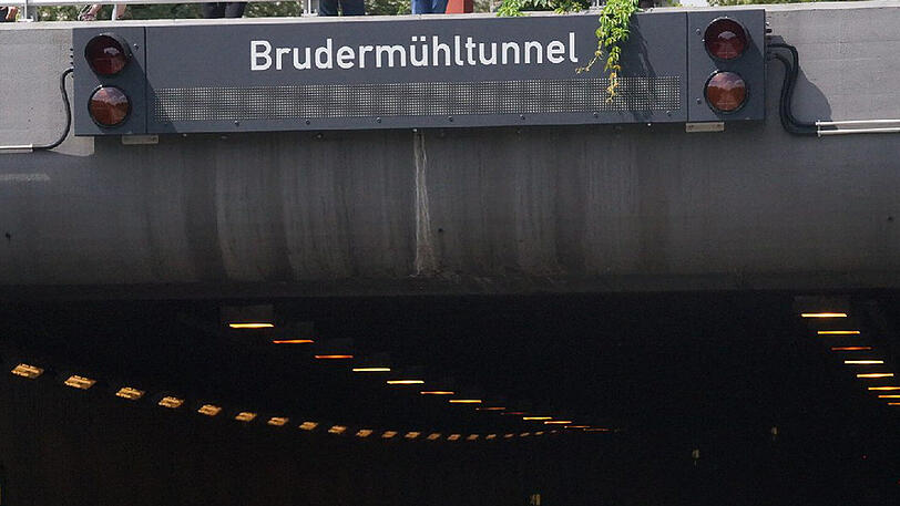 Mit 160 Sachen raste der Mann durch den Brudermühltunnel.