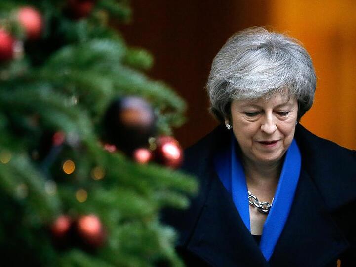 Die britische Premierministerin Theresa May hat in ihrer Weihnachtsbotschaft vor einem weiteren Auseinanderdriften der Gesellschaft gewarnt.