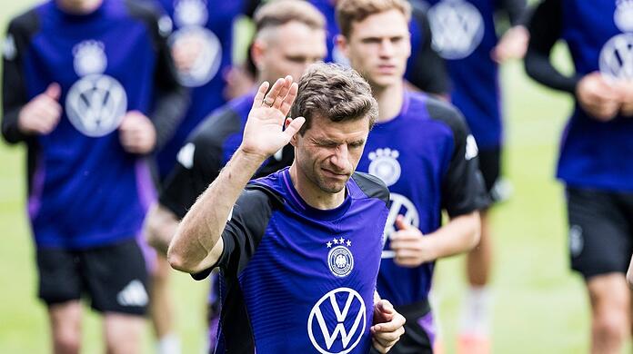 Wegen eines Einbruchs bei Thomas Müller startet am Dienstag ein Prozess vor dem Landgericht München. Selbst erscheinen wird der Nationalspieler jedoch nicht.