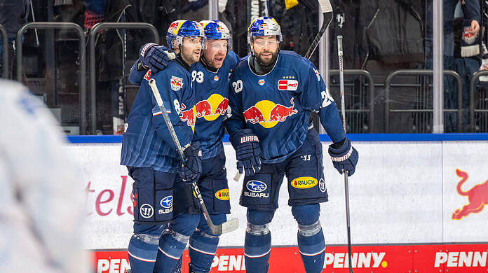 Der EHC jubelt gegen Mannheim.