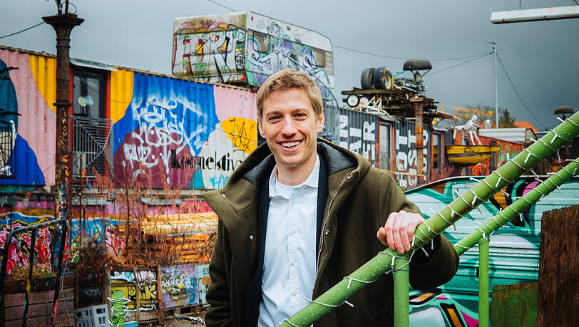 Dominik Krause will der erste gr&uuml;ne Oberb&uuml;rgermeister M&uuml;nchens werden. Am Sonntag, 22. M&auml;rz, tritt er in der Stichwahl gegen OB Dieter Reiter an.