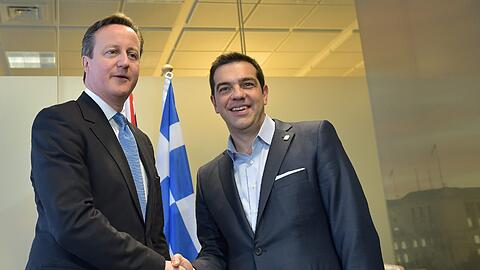 Verhandeln über die Schuldenkrise Griechenlands: David Cameron (l.) und Alexis Tsipras