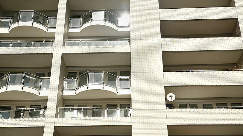Die betrunkenen kletterten auf den Nachbarbalkon (Symbolbild)