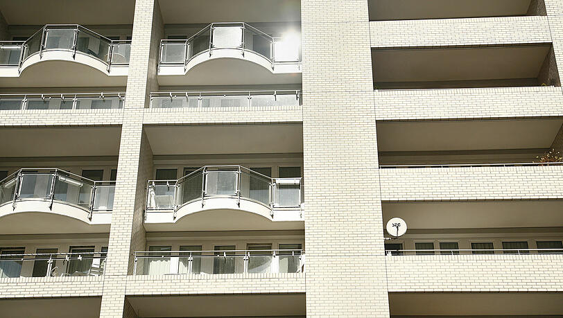 Die betrunkenen kletterten auf den Nachbarbalkon (Symbolbild) Die betrunkenen kletterten auf den Nachbarbalkon (Symbolbild)