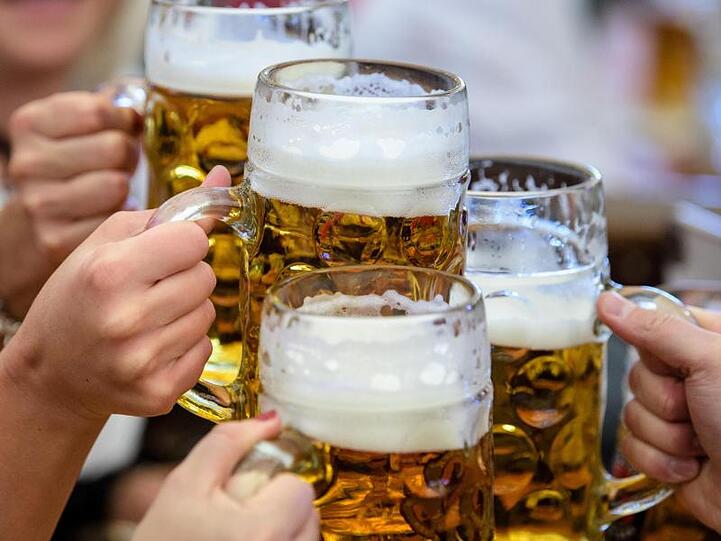 Die Braubranche musste im August den höchsten Absatzrückgang bei alkoholhaltigem Bier seit rund drei Jahren hinnehmen.