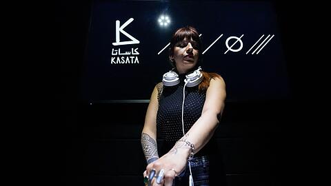 Die in Berlin lebende DJ Nuria legt in Damaskus seit dem Sturz von Machthaber Assad auf.
