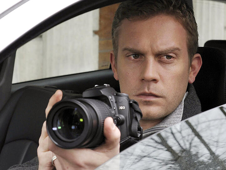 "Tatort: Schmuggler": Kai Perlmann (Sebastian Bezzel) sammelt Indizien gegen einen Verdächtigen