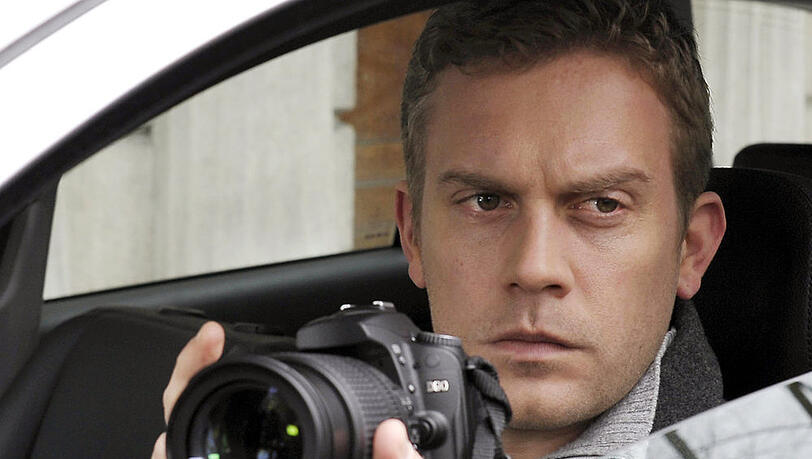 "Tatort: Schmuggler": Kai Perlmann (Sebastian Bezzel) sammelt Indizien gegen einen Verdächtigen "Tatort: Schmuggler": Kai Perlmann (Sebastian Bezzel) sammelt Indizien gegen einen Verdächtigen