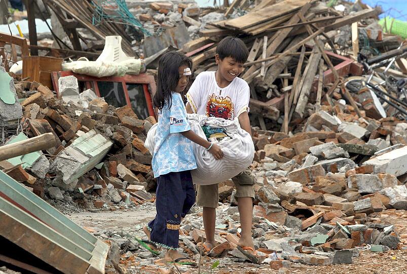 Am 27. Mai 2006 hat sich ein starkes Erdbeben der Stärke 6.2 vor der indonesischen Hauptinsel Java ereignet.