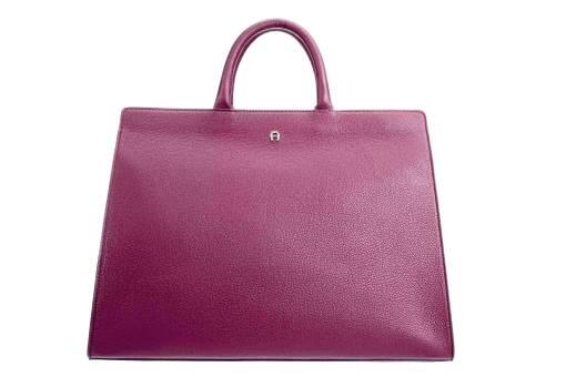Cybill Bag: Die neue It-Bag in Trapezform gibt es in zwei Größen und in fünf Farben, für Business und Dinner.