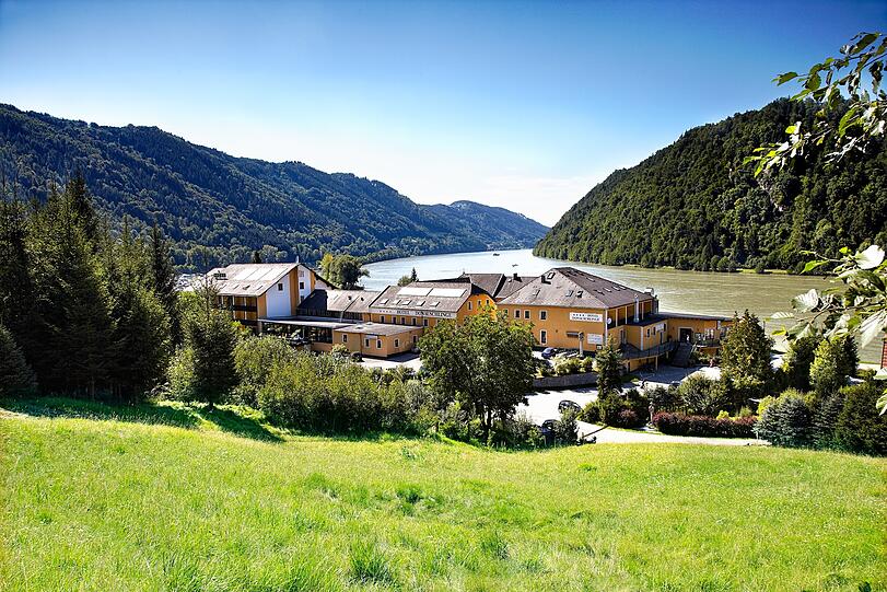 Das Riverresort liegt direkt am Naturwunder Donauschlinge.