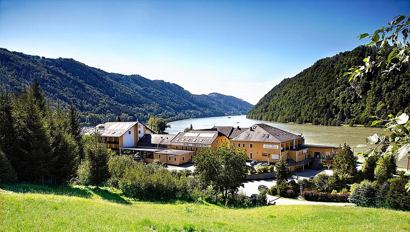 Das Riverresort liegt direkt am Naturwunder Donauschlinge.